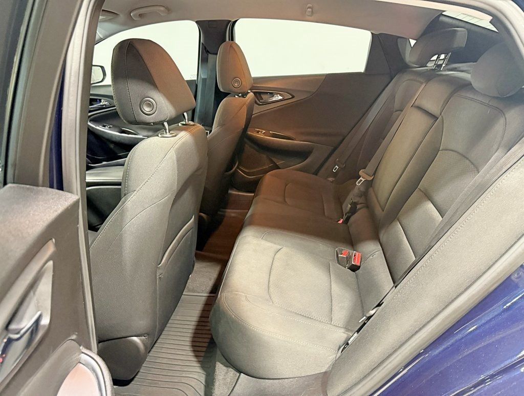 2017 Chevrolet Malibu 4dr Sedan Hybrid w/1HY - 22953233 - 27