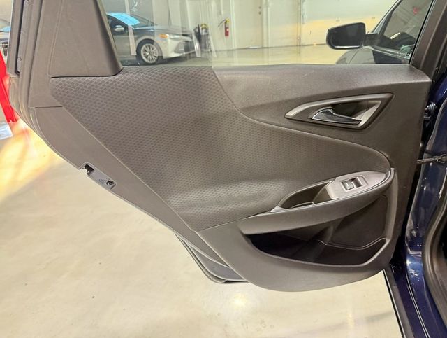 2017 Chevrolet Malibu 4dr Sedan Hybrid w/1HY - 22953233 - 30