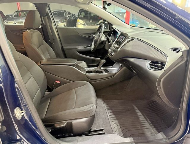 2017 Chevrolet Malibu 4dr Sedan Hybrid w/1HY - 22953233 - 34