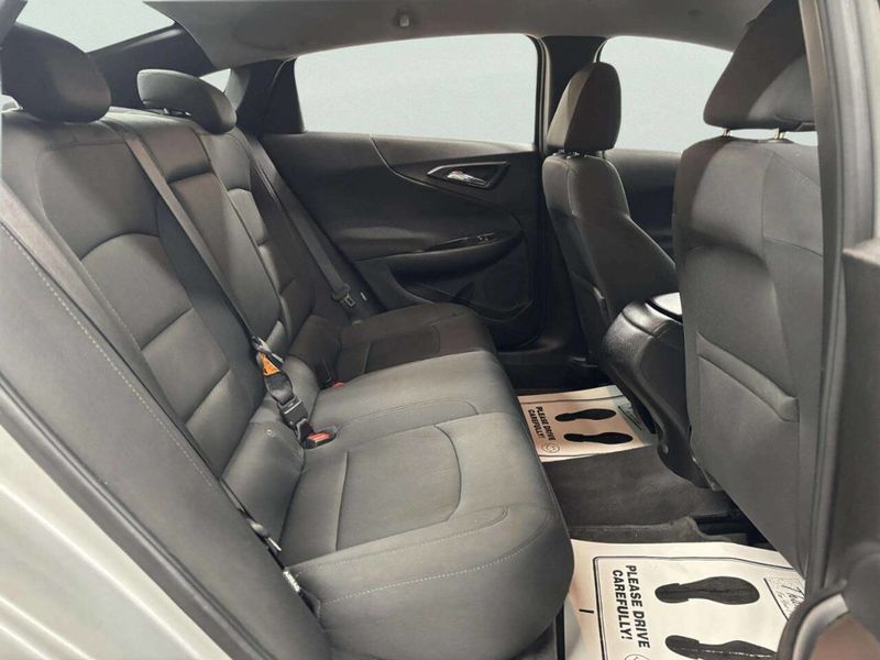 2017 Chevrolet Malibu 4dr Sedan LS w/1LS - 22979984 - 16