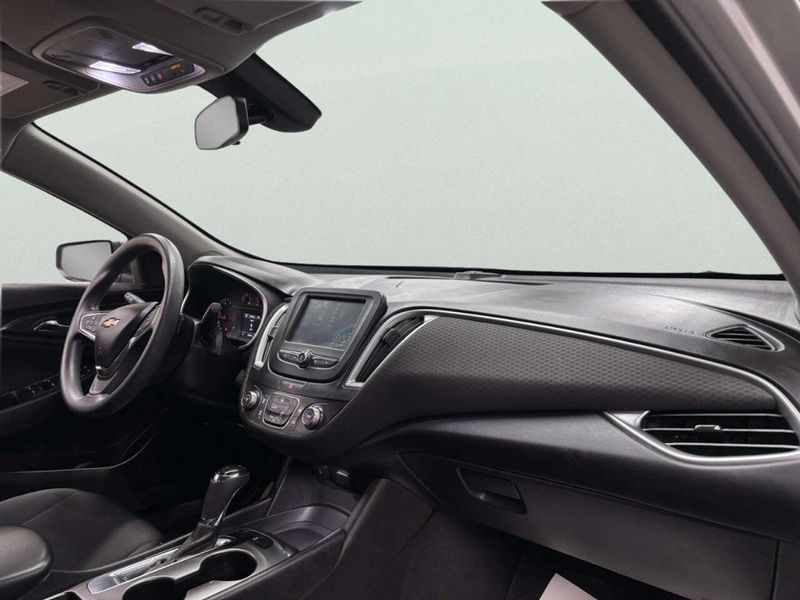 2017 Chevrolet Malibu 4dr Sedan LS w/1LS - 22979984 - 18