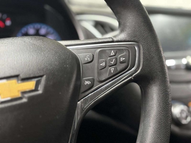 2017 Chevrolet Malibu 4dr Sedan LS w/1LS - 22979984 - 27