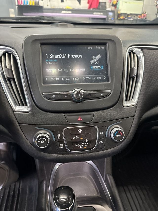 2017 Chevrolet Malibu 4dr Sedan LT w/1LT - 22987866 - 24