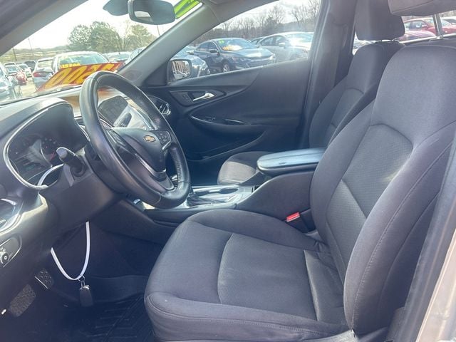 2017 Chevrolet Malibu 4dr Sedan LT w/1LT - 22996039 - 7