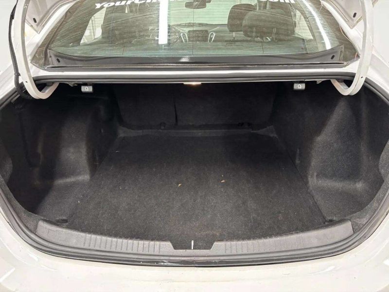 2017 Chevrolet Malibu 4dr Sedan LT w/1LT - 22960694 - 14