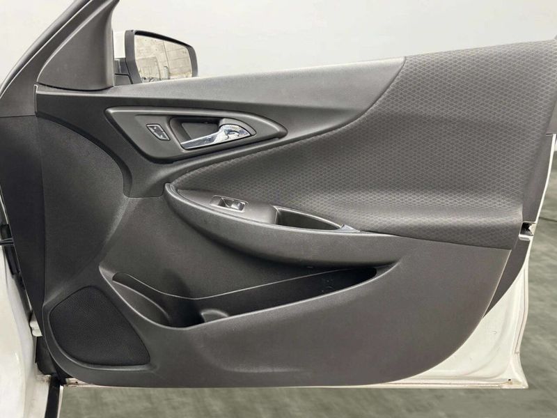 2017 Chevrolet Malibu 4dr Sedan LT w/1LT - 22960694 - 17