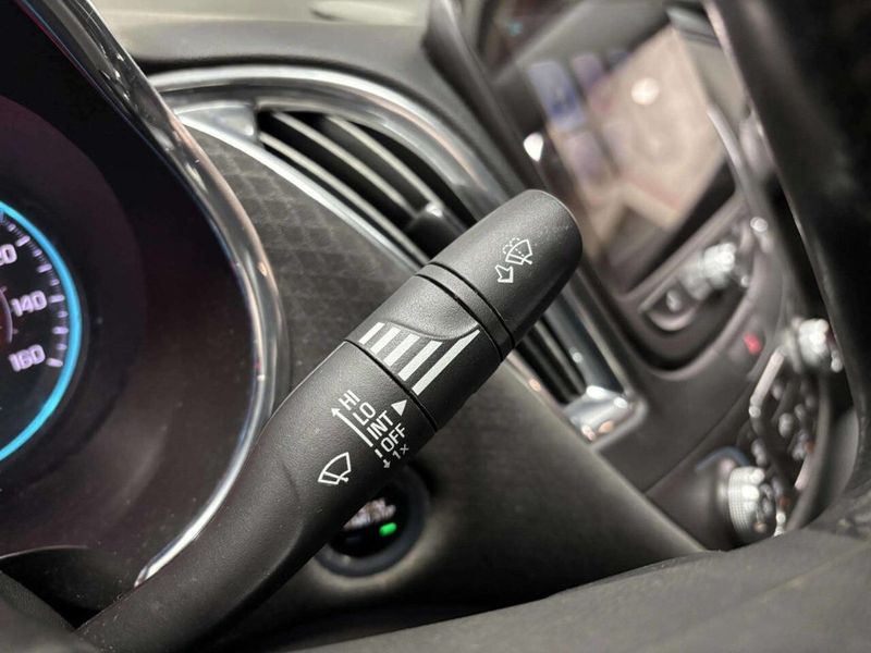 2017 Chevrolet Malibu 4dr Sedan LT w/1LT - 22960694 - 33