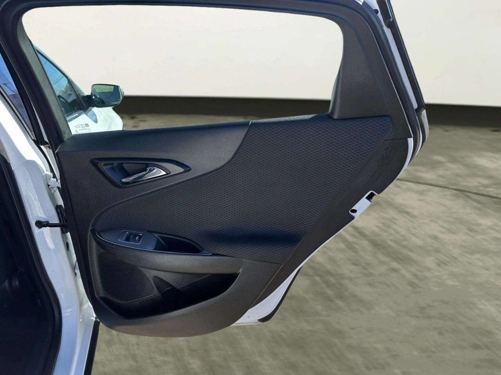 2017 Chevrolet Malibu 4dr Sedan LT w/1LT - 22989537 - 16