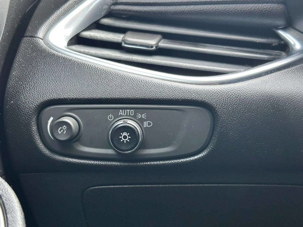 2017 Chevrolet Malibu 4dr Sedan LT w/1LT - 23003906 - 30