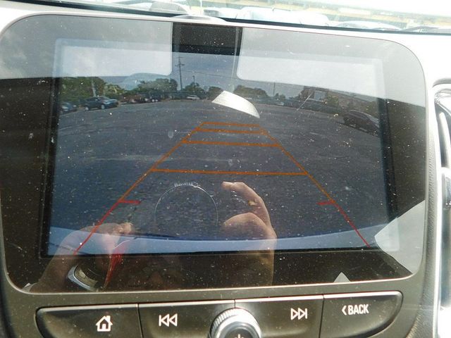 2017 Chevrolet Malibu 4d Sedan LT - 22865054 - 9