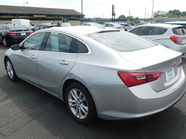 2017 Chevrolet Malibu 4d Sedan LT - 22865054 - 3