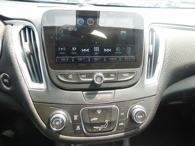2017 Chevrolet Malibu 4d Sedan LT - 22865054 - 8
