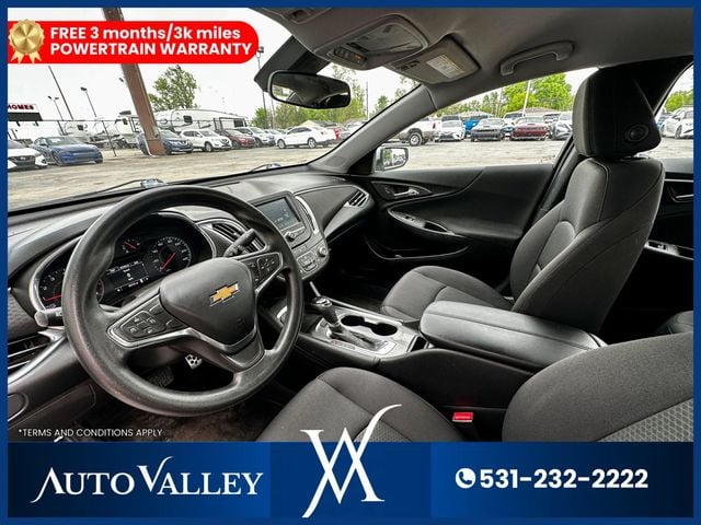 2017 Chevrolet Malibu LT Sedan 4D - 22938992 - 13