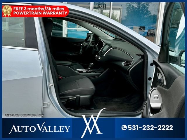 2017 Chevrolet Malibu LT Sedan 4D - 22938992 - 15