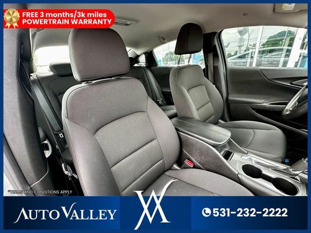 2017 Chevrolet Malibu LT Sedan 4D - 22938992 - 16
