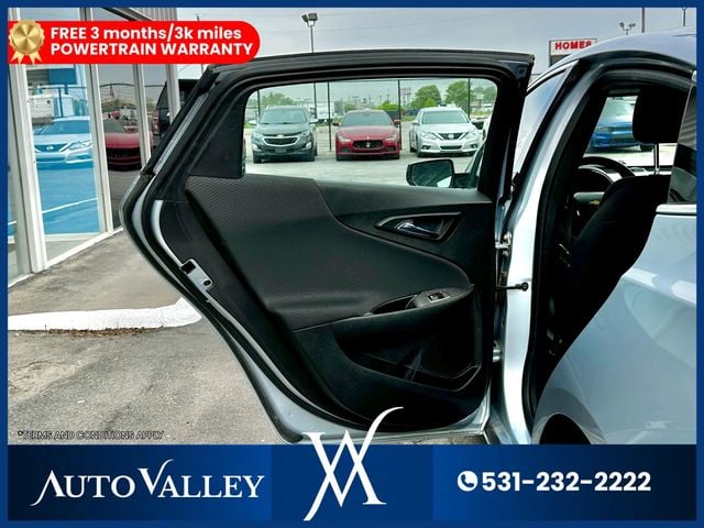 2017 Chevrolet Malibu LT Sedan 4D - 22938992 - 18