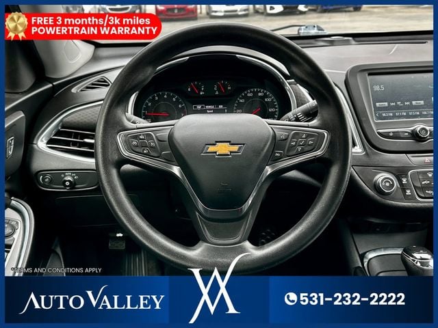 2017 Chevrolet Malibu LT Sedan 4D - 22938992 - 28