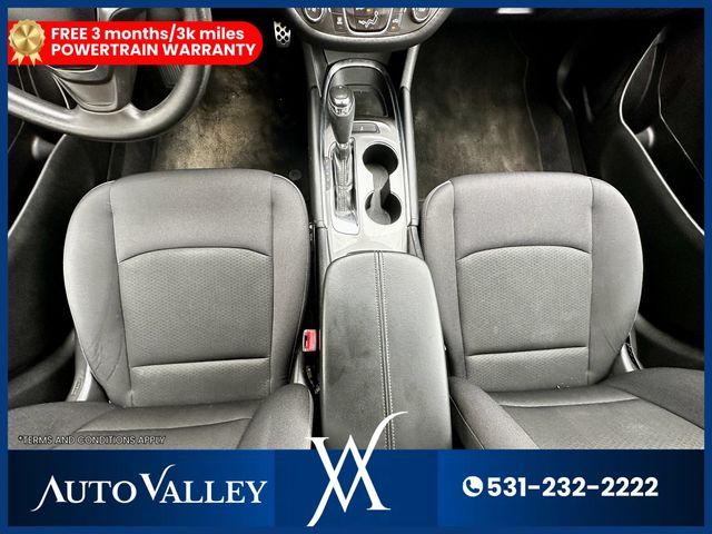 2017 Chevrolet Malibu LT Sedan 4D - 22938992 - 32