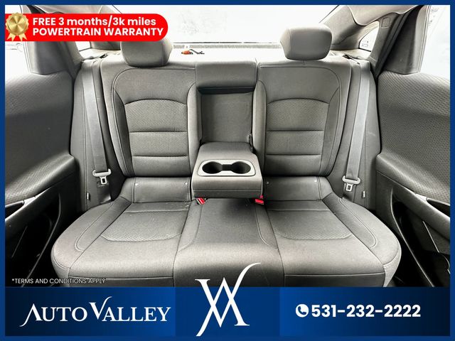 2017 Chevrolet Malibu LT Sedan 4D - 22938992 - 34