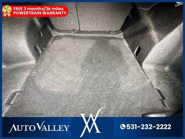 2017 Chevrolet Malibu LT Sedan 4D - 22938992 - 36