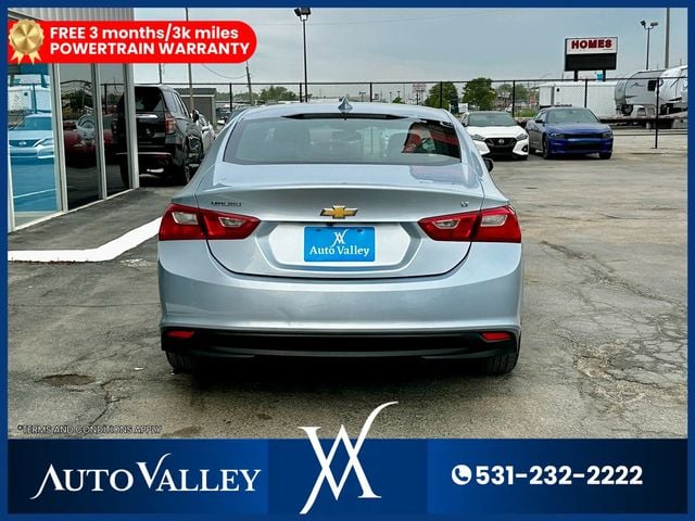 2017 Chevrolet Malibu LT Sedan 4D - 22938992 - 5