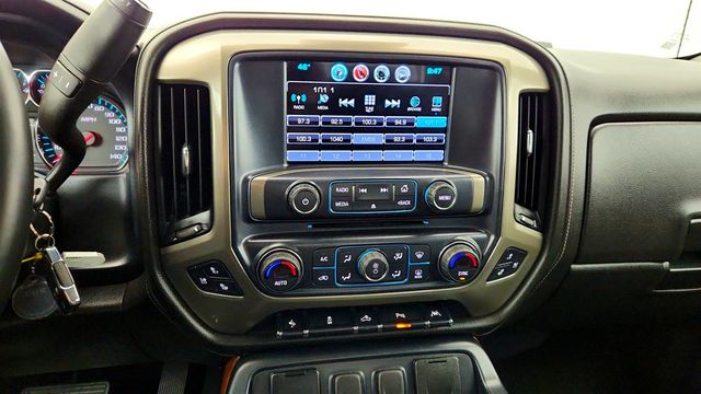 2017 Chevrolet Silverado 1500 4WD Crew Cab 143.5'' High Country with 6.2L EcoTec3V8 Engine - 22969003 - 20