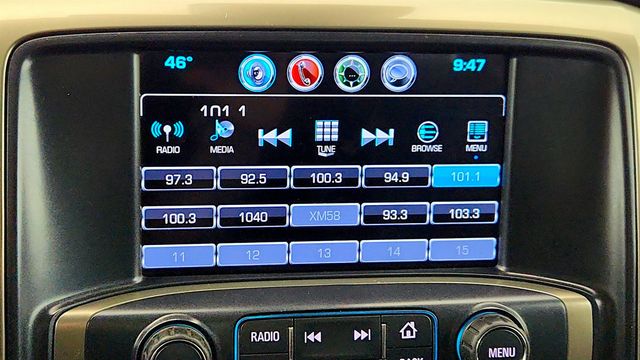 2017 Chevrolet Silverado 1500 4WD Crew Cab 143.5'' High Country with 6.2L EcoTec3V8 Engine - 22969003 - 21