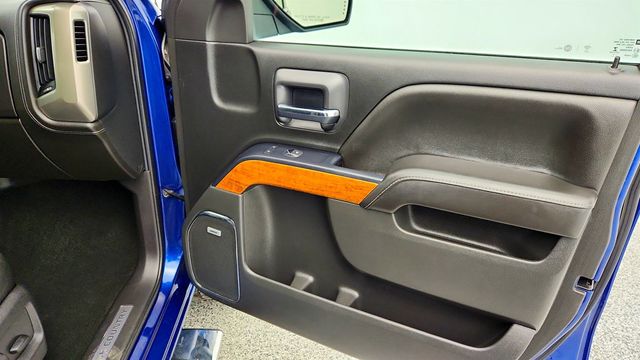 2017 Chevrolet Silverado 1500 4WD Crew Cab 143.5'' High Country with 6.2L EcoTec3V8 Engine - 22969003 - 29