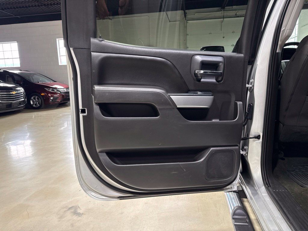 2017 Chevrolet Silverado 1500 4WD Crew Cab 143.5" LT w/1LT - 23071691 - 24