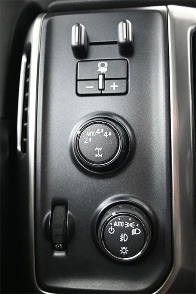 2017 Chevrolet Silverado 1500 4WD Crew Cab 143.5" LT w/1LT - 22943497 - 23