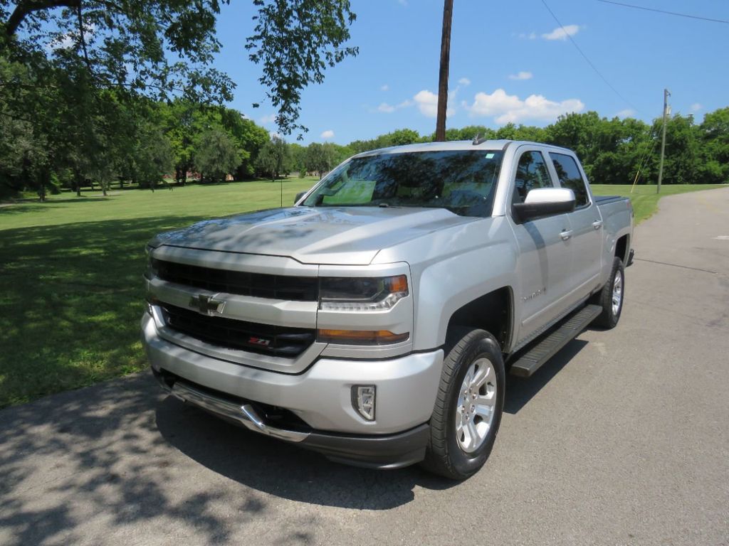 2017 Chevrolet Silverado 1500 4WD Crew Cab 143.5" LT w/1LT - 20933697 - 1