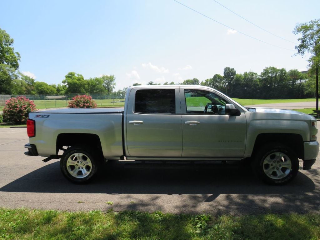 2017 Chevrolet Silverado 1500 4WD Crew Cab 143.5" LT w/1LT - 20933697 - 3