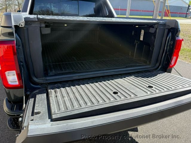 2017 Chevrolet Silverado 1500 4WD Crew Cab 153.0" High Country/High Desert Package - 22995759 - 9