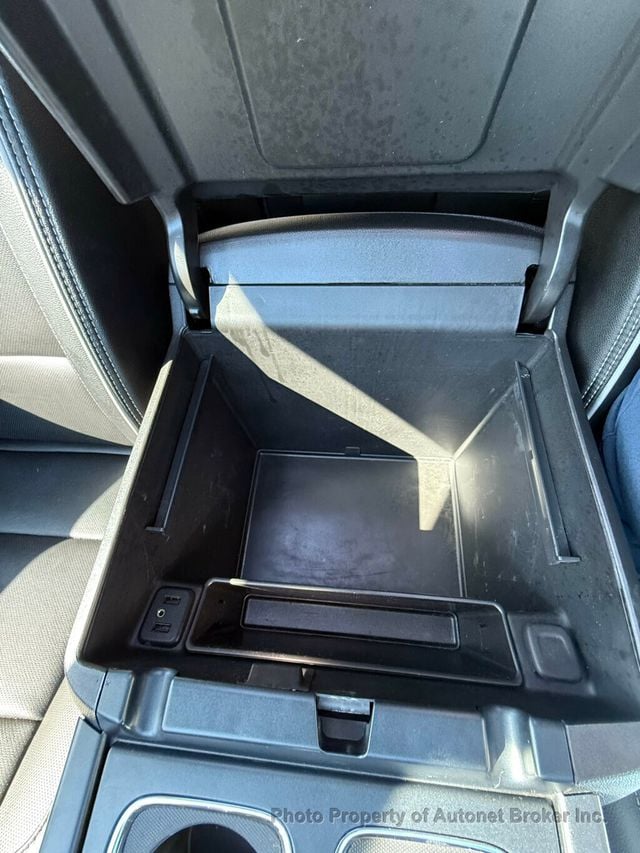 2017 Chevrolet Silverado 1500 4WD Crew Cab 153.0" High Country/High Desert Package - 22995759 - 22