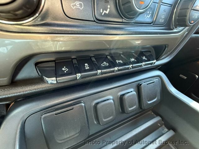 2017 Chevrolet Silverado 1500 4WD Crew Cab 153.0" High Country/High Desert Package - 22995759 - 23