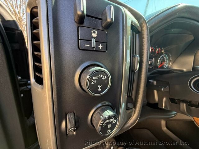 2017 Chevrolet Silverado 1500 4WD Crew Cab 153.0" High Country/High Desert Package - 22995759 - 24