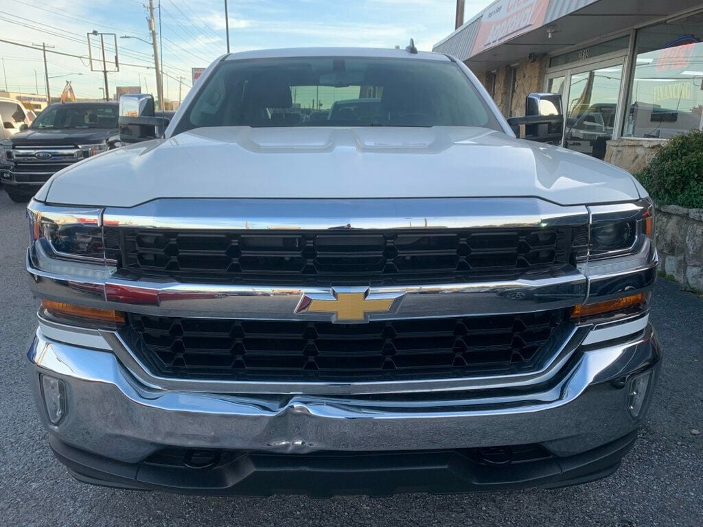 2017 Chevrolet Silverado 1500 photo 2