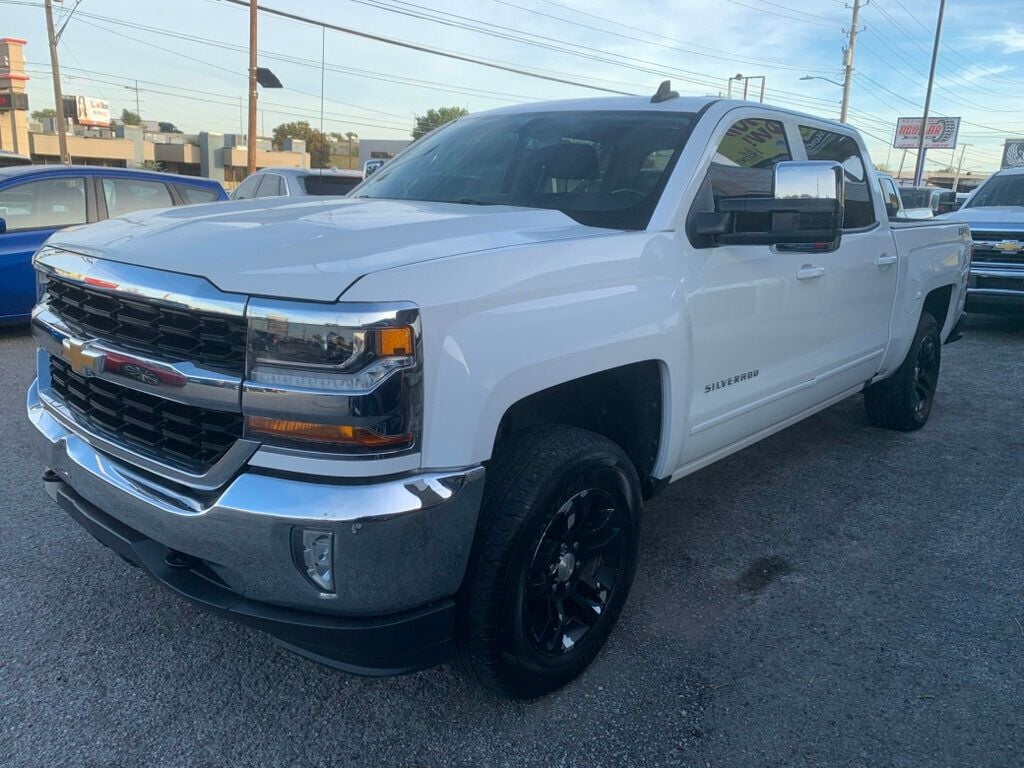 2017 Chevrolet Silverado 1500 photo 3