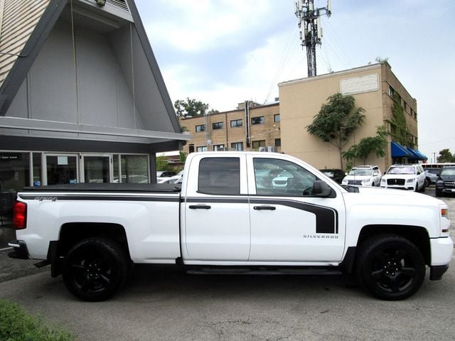 2017 Chevrolet Silverado 1500 4WD Double Cab 143.5" Custom - 23074045 - 9