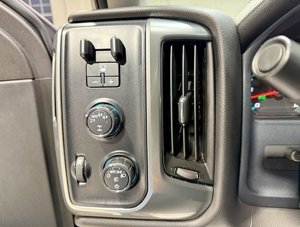 2017 Chevrolet Silverado 1500 4WD Double Cab 143.5" LT w/1LT - 22957883 - 12