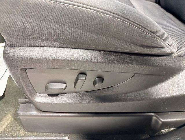 2017 Chevrolet Silverado 1500 4WD Double Cab 143.5" LT w/1LT - 22957883 - 26