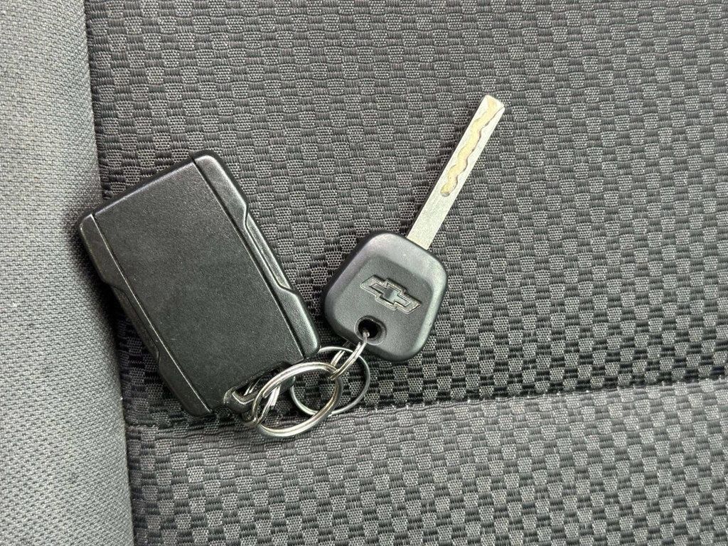 2017 Chevrolet Silverado 1500 4WD Double Cab 143.5" LT w/1LT - 22977677 - 32