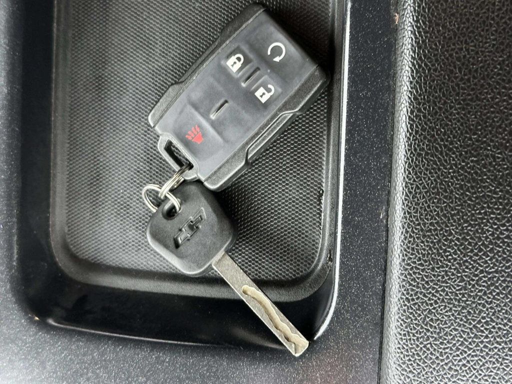 2017 Chevrolet Silverado 1500 4WD Double Cab 143.5" LT w/1LT - 23006799 - 30