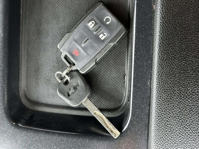 2017 Chevrolet Silverado 1500 4WD Double Cab 143.5" LT w/1LT - 23006799 - 30