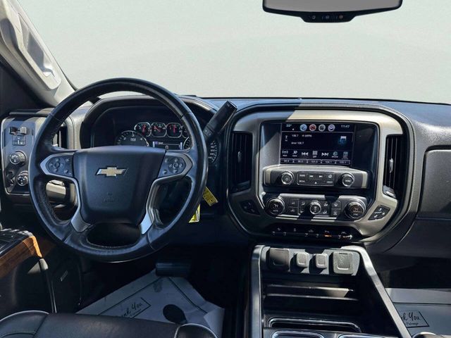 2017 Chevrolet Silverado 1500 High Country 4x4 4dr Crew Cab 5.8 ft. SB - 23010044 - 19