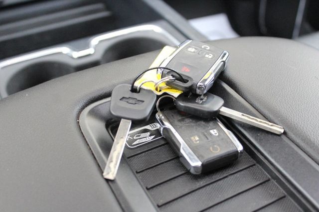 2017 Chevrolet Silverado 1500 High Country 4x4 4dr Crew Cab 6.5 ft. SB - 22893437 - 30