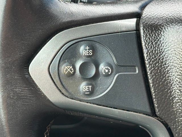 2017 Chevrolet Silverado 1500 LT 4x4 4dr Crew Cab 5.8 ft. SB - 22941944 - 32