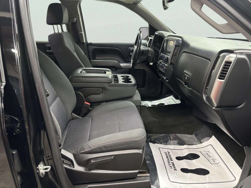 2017 Chevrolet Silverado 1500 LT 4x4 4dr Crew Cab 6.5 ft. SB - 23049980 - 19