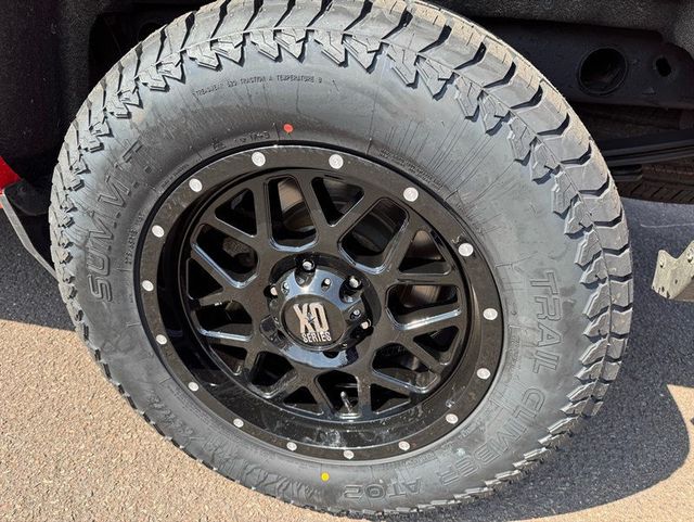 2017 Chevrolet Silverado 1500 LT Crew Cab 4WD - 23009068 - 1