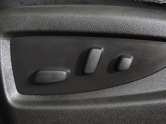2017 Chevrolet Silverado 1500 LTZ - 23081854 - 31